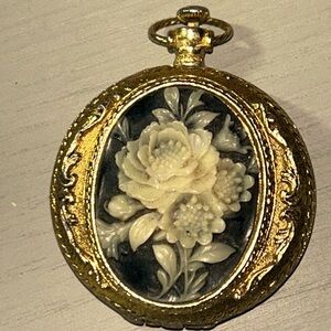 Vintage locket with blotting powder inside